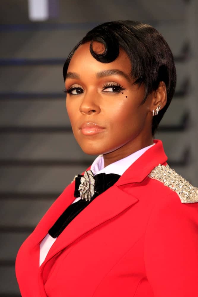 Janelle Monae na 24. Vanity Fair Oscar After-Party ve Wallis Annenberg Center for the Performing Arts 4. března 2018 v Beverly Hills, Kalifornie.