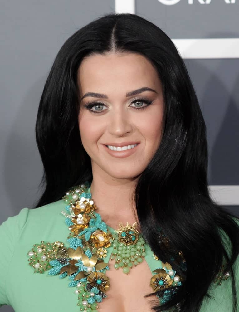 Katy Perry przybywa na rozdanie nagród Grammy 2013 10 lutego 2013 w Los Angeles, CA.