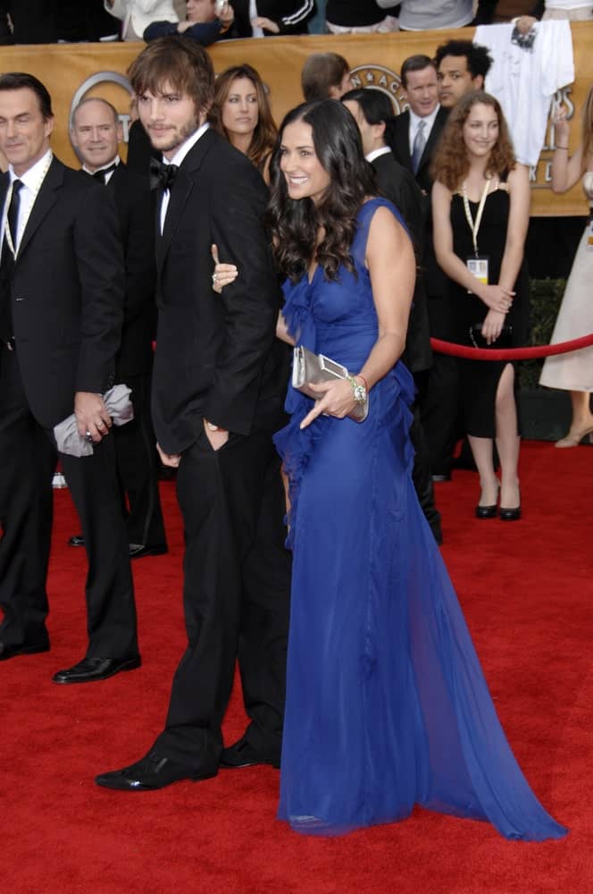 Ashton Kutcher was at the 13th Annual Screen Actors Guild Awards at the Shrine Auditorium on January 28, 2007 with Demi Moore. He wore a classy tux with his tousled and highlighted fringe hairstyle and trimmed beard.