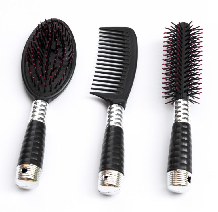 What’s Better, a Beard Comb or Brush? This is a Detailed Comparison