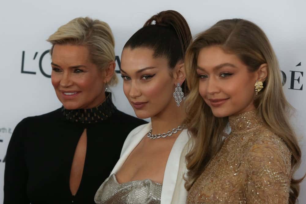 Gigi Hadid was with her sister and mother at the annual Glamour Women of the Year Awards ceremony in New York on November 13, 2017. Gigi was wearing a shiny detailed dress that perfectly paired with her side-swept wavy balayage hairstyle.