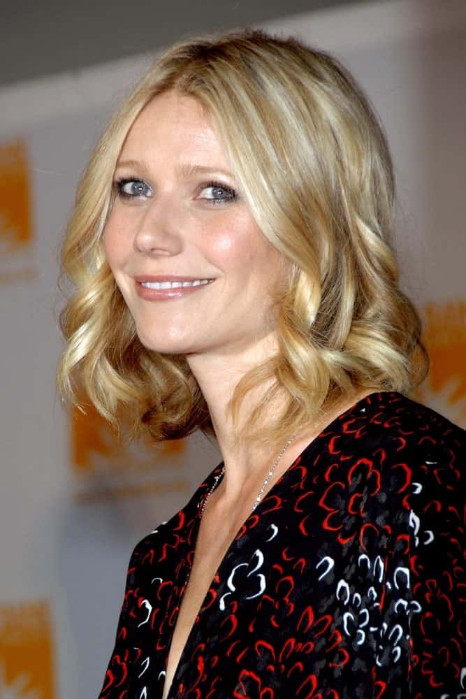 Gwyneth Paltrow exhibited a charming look in short spiral curls with subtle highlights at the Food Bank For New York City's 5th Annual Can-Do Awards Dinner last April 7, 2008.