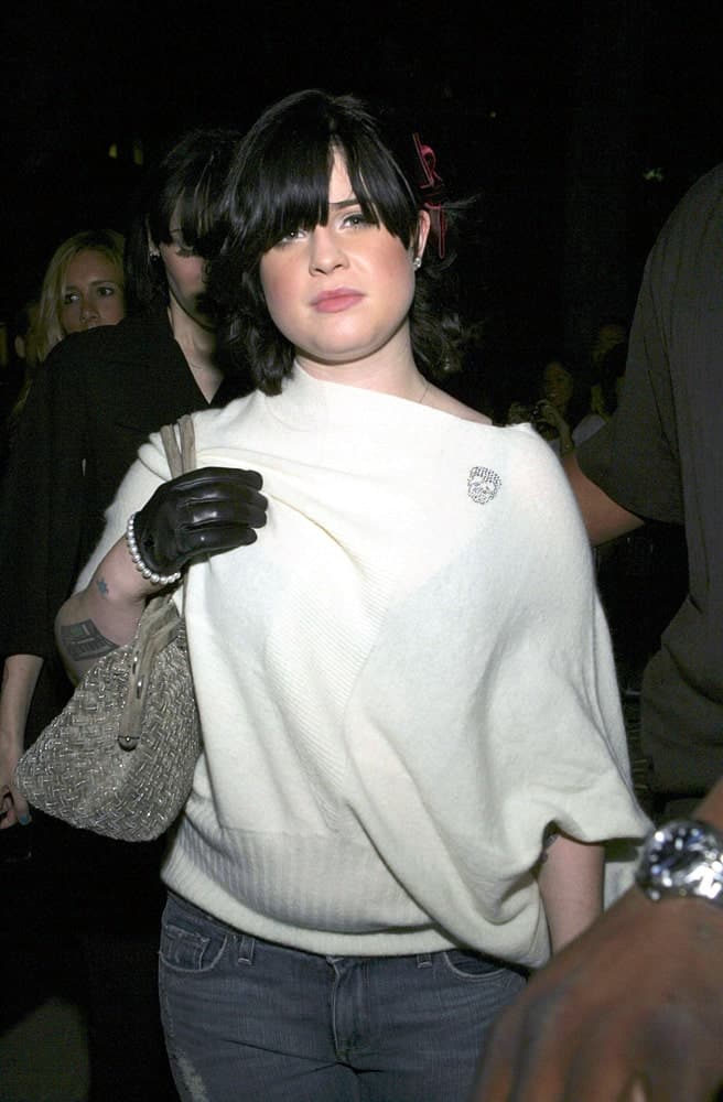 In her 2006 Olympus Spring/Summer Fashion Week appearance, Kelly Osbourne was seen in a lovely outfit and hairstyle, 10th of September.