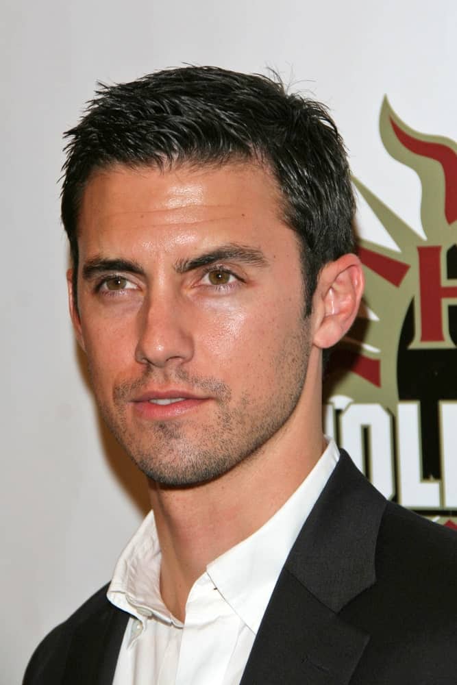 On August 18th, Milo Ventimiglia made an appearance at the 2007 Hot In Hollywood to benefit the AIDS Healthcare Foundation. He had short textured hair with subtle spikes paired with a trimmed beard.